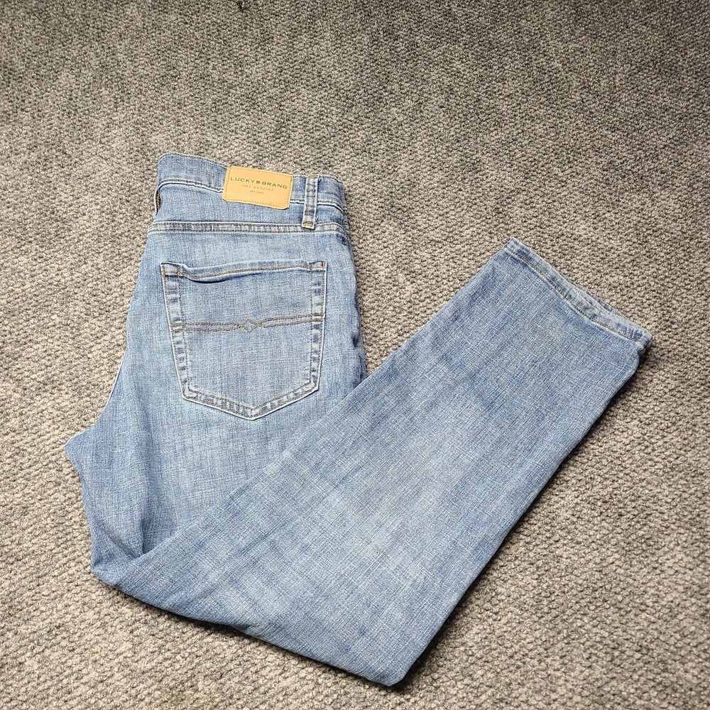 Lucky Brand Jeans Mens 34/30 Blue 223 Straight Leg Stretch Comfort Preppy Denim